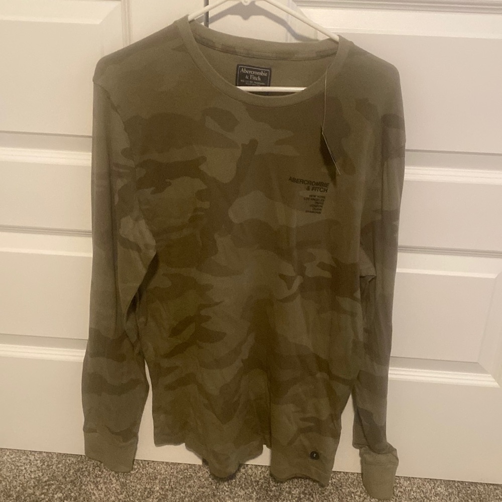 Abercrombie & Fitch camo long sleeve shirt